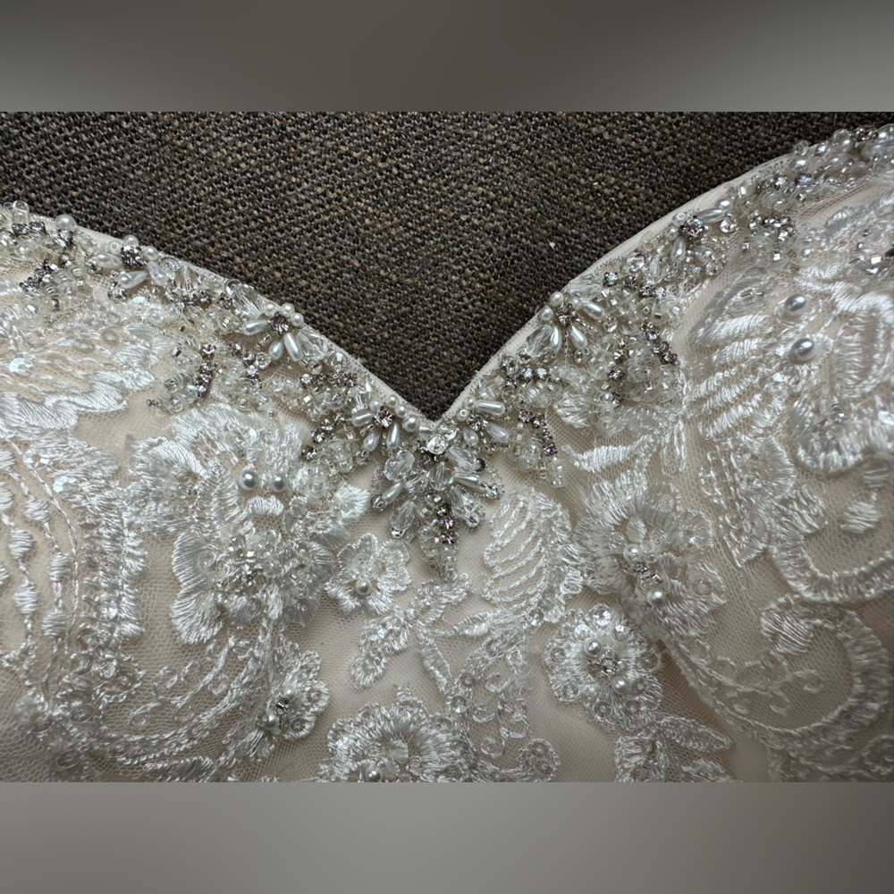 Mermaid Sweetheart Champagne Lace Wedding Dress - Picture 8 of 15